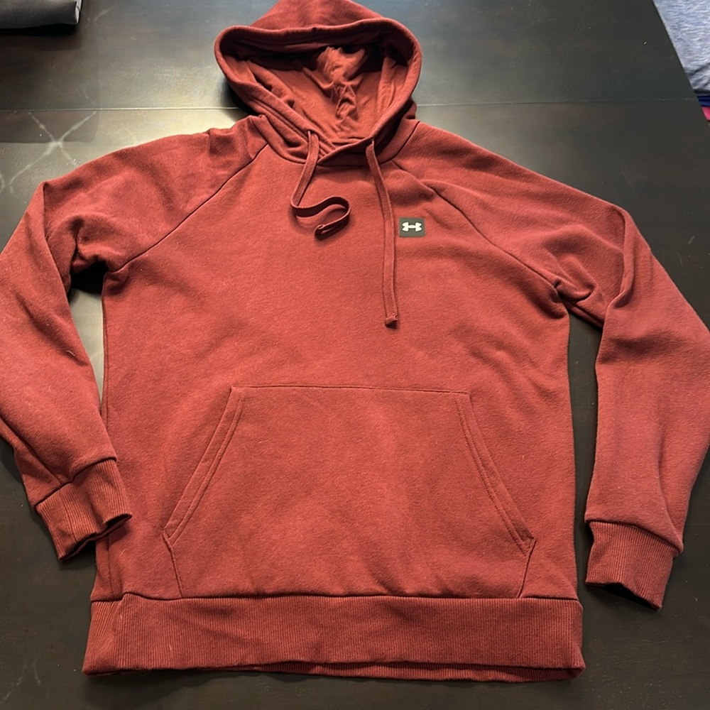 UA men sz S hoodie 10/10 burgundy